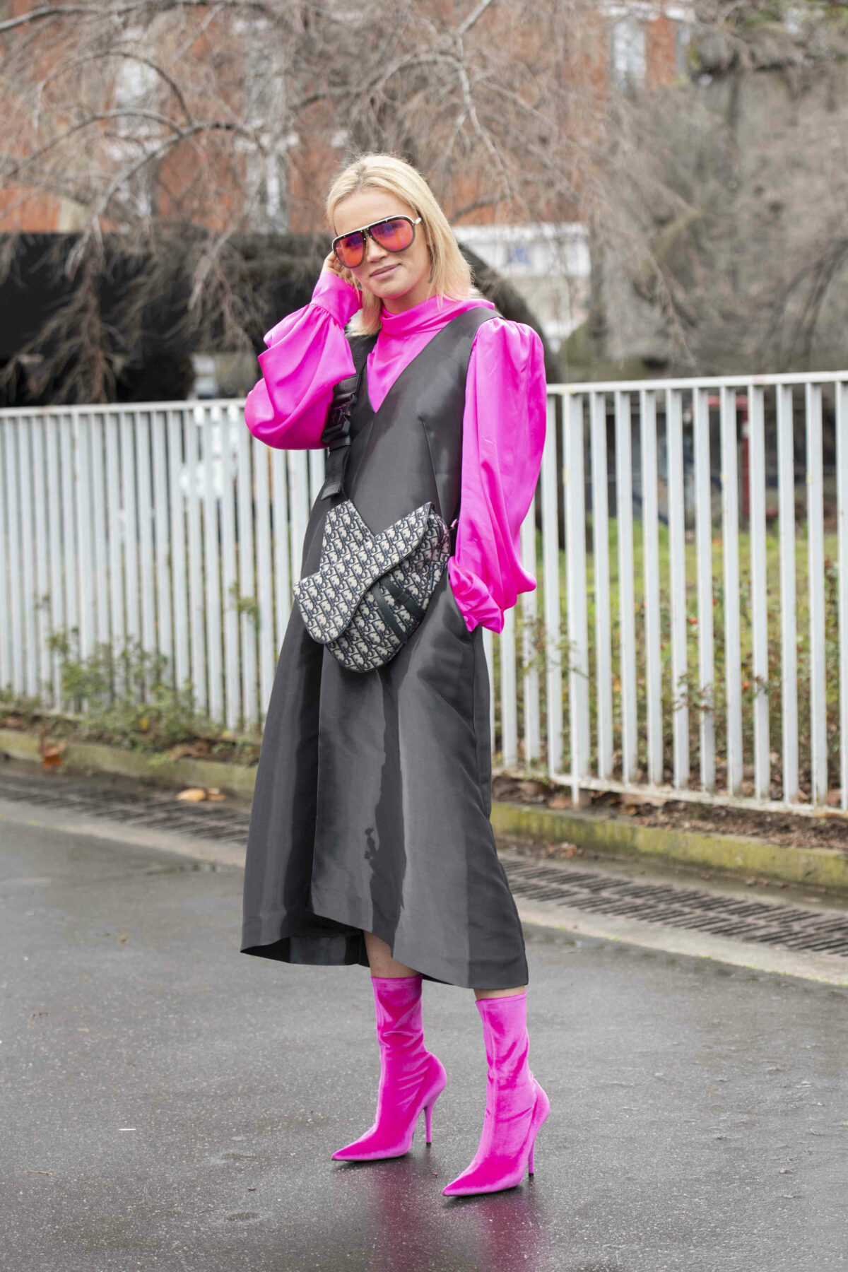 Cómo combinar botas rosas 2026 | Lyrandra Shop